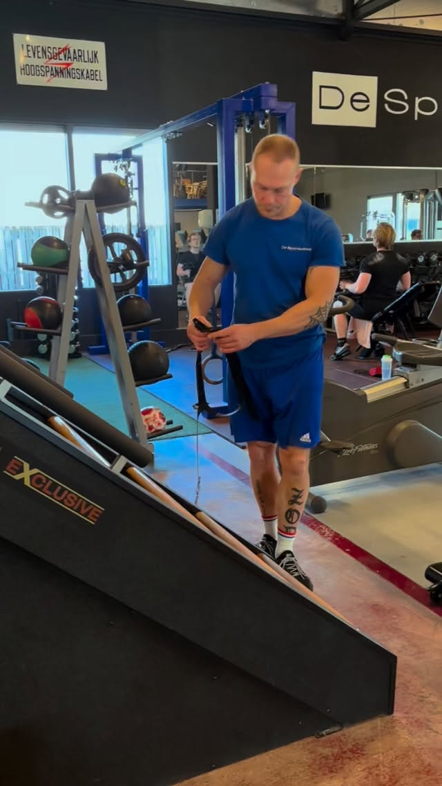 Eens toe aan wat anders dan de standaard cardio toestellen? Probeer dan de Jacobs Ladder eens!

#desportschool #altijdbegeleiding #emmen #cardio